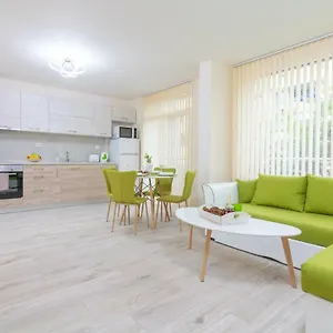 domus-apartments-grand.plovdiv-hotels.com/